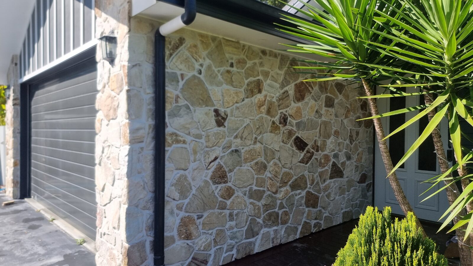 Natural stone cladding and stonemasonry by Stone Connection, Newcastle and the Hunter